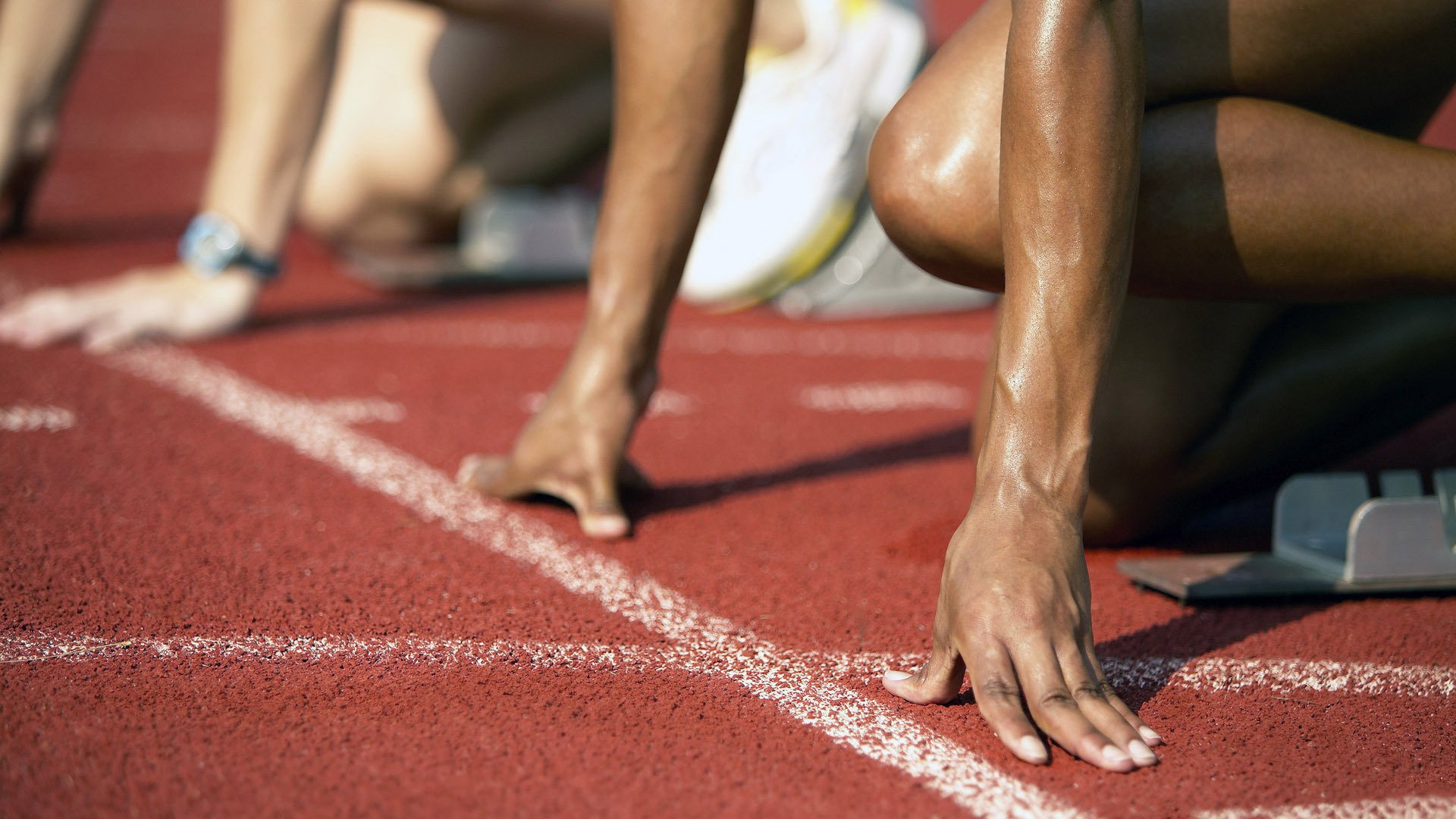 国内外媒体关注，中超带火全民足球热潮，中超专用足球